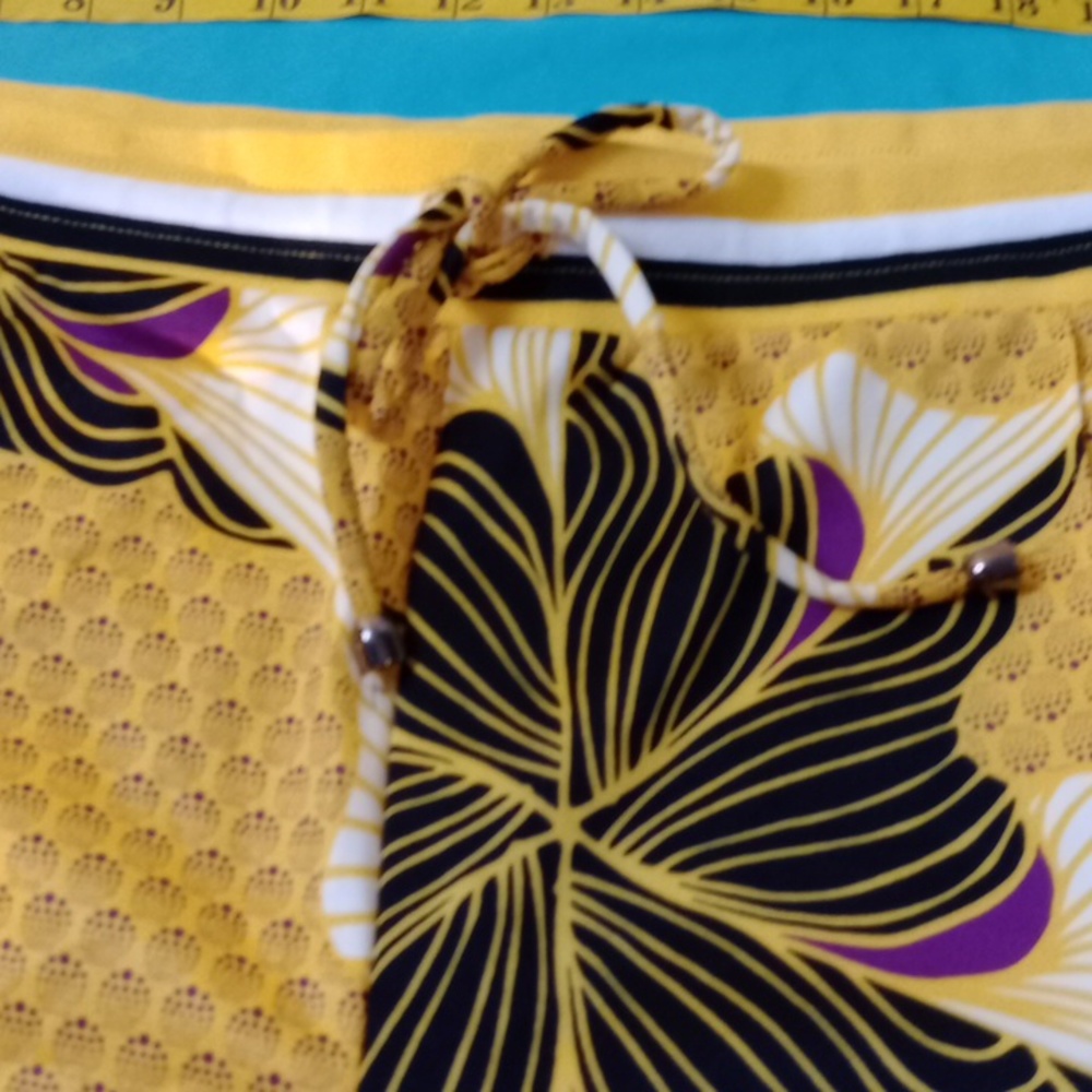 ASHLEY STEWART SPORT, YELLOW AND BLACK PRINT PANTS, SIZE 30-32 - Picture 4 of 10